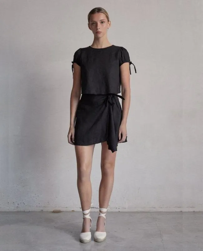 ALOHAS Tops Dreamland 8211 Black Linen Top 8211 Women