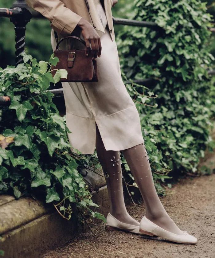 Dolce Vita Anisa Ballet Flats Creme Crinkle Patent Women Flats and Loafers