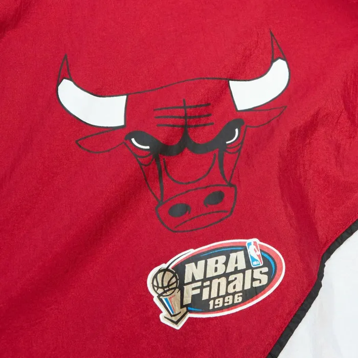 Men039s Jackets and Outerwear Mitchell and Ness Arched Retro Lined Windbreaker Chicago Bulls Men039s Jackets and Outerwear Mitchell and Ness Arched Retro Lined Windbreaker Chicago Bulls