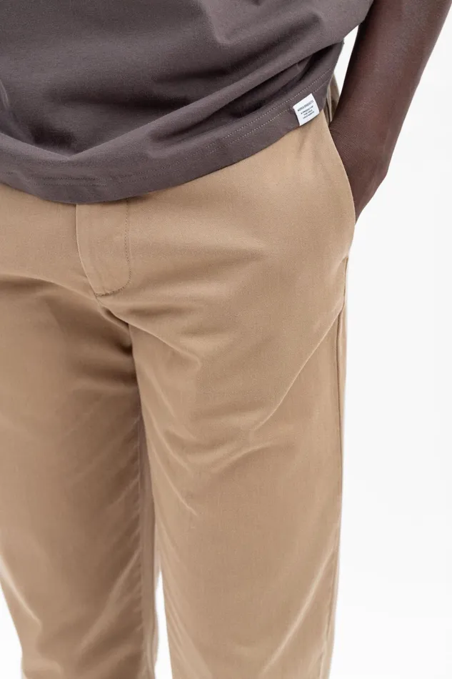 Men Norse Projects Trousers Aros Regular Light Stretch Chino Utility Khaki