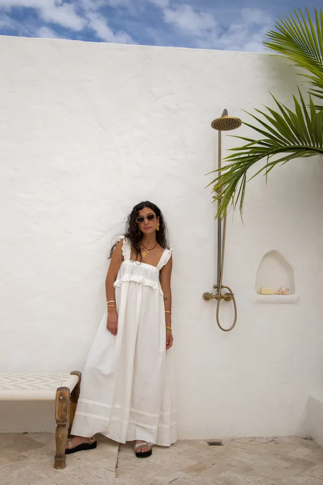 MidiMaxi Dresses Women VRG GRL Curate and Create Smock Maxi Dress White MidiMaxi Dresses Women VRG GRL Curate and Create Smock Maxi Dress White