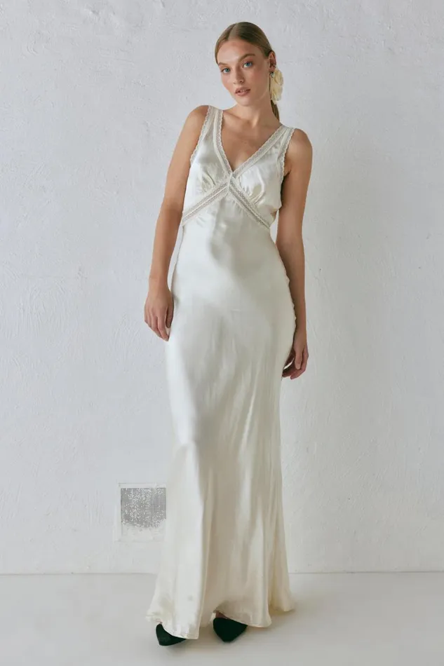 MidiMaxi Dresses Women VRG GRL Meet Me On The Dance Floor Bias Cut Maxi Dress Cream MidiMaxi Dresses Women VRG GRL Meet Me On The Dance Floor Bias Cut Maxi Dress Cream