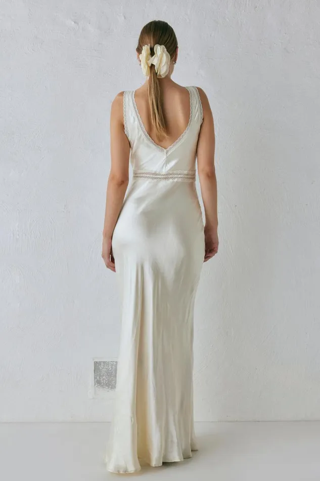 MidiMaxi Dresses Women VRG GRL Meet Me On The Dance Floor Bias Cut Maxi Dress Cream MidiMaxi Dresses Women VRG GRL Meet Me On The Dance Floor Bias Cut Maxi Dress Cream