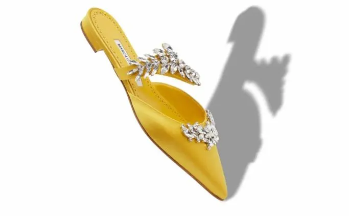 Mules Women Manolo Blahnik LURUMFLATYellow Satin Crystal Embellished Flat Mules Mules Women Manolo Blahnik LURUMFLATYellow Satin Crystal Embellished Flat Mules