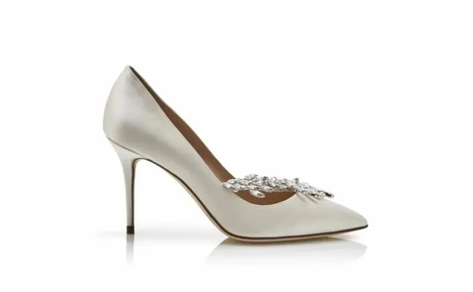 Pumps Women Manolo Blahnik NADIRA White Satin Jewel Buckle Pumps Pumps Women Manolo Blahnik NADIRA White Satin Jewel Buckle Pumps