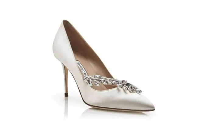 Pumps Women Manolo Blahnik NADIRA White Satin Jewel Buckle Pumps Pumps Women Manolo Blahnik NADIRA White Satin Jewel Buckle Pumps