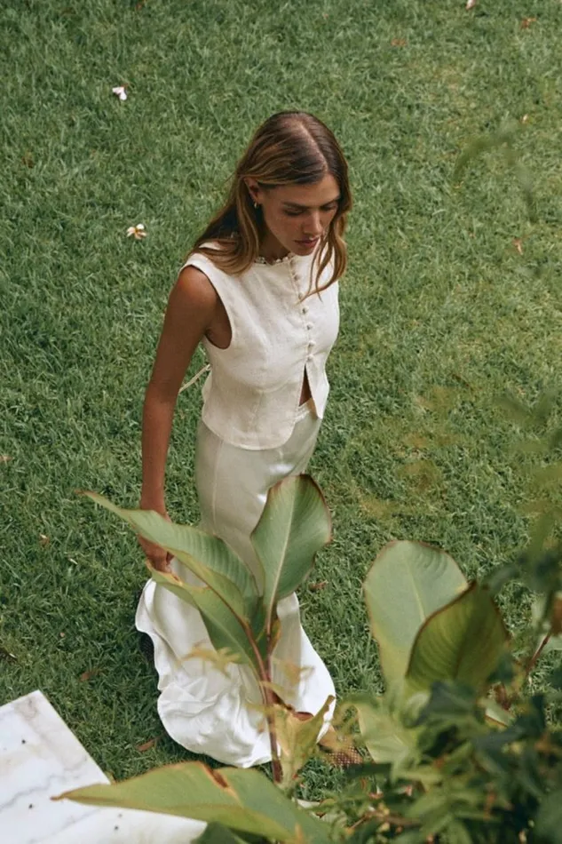 Sleeveless Women VRG GRL Celeste Linen Top Cream Sleeveless Women VRG GRL Celeste Linen Top Cream