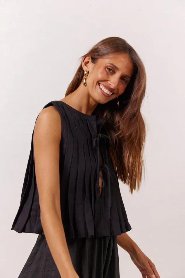Sleeveless Women VRG GRL Valeria Linen Top Black Sleeveless Women VRG GRL Valeria Linen Top Black