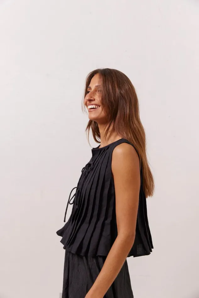 Sleeveless Women VRG GRL Valeria Linen Top Black Sleeveless Women VRG GRL Valeria Linen Top Black