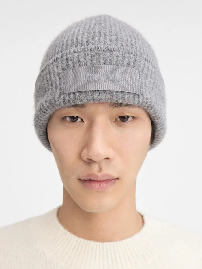 The Gros Grain Beanie Dark Grey WomenMen JACQUEMUS Scarves Beanies and Gloves The Gros Grain Beanie Dark Grey WomenMen JACQUEMUS Scarves Beanies and Gloves