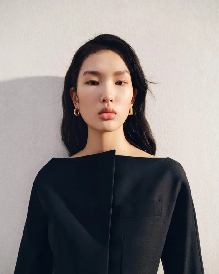The Rond Carr Earrings Light Gold Women JACQUEMUS Jewellery The Rond Carr Earrings Light Gold Women JACQUEMUS Jewellery