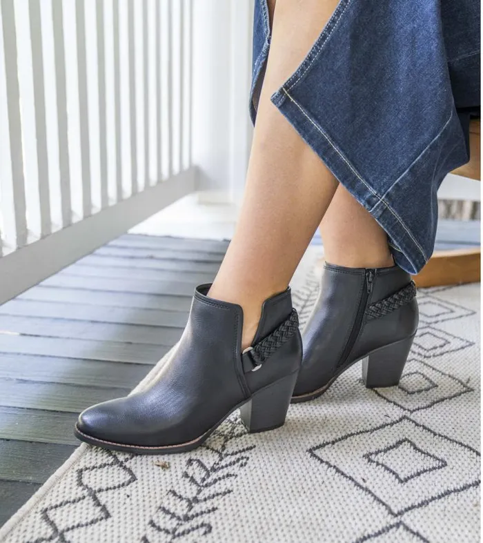 Women Baretraps Booties Charlotte Block Heel Bootie Black Women Baretraps Booties Charlotte Block Heel Bootie Black