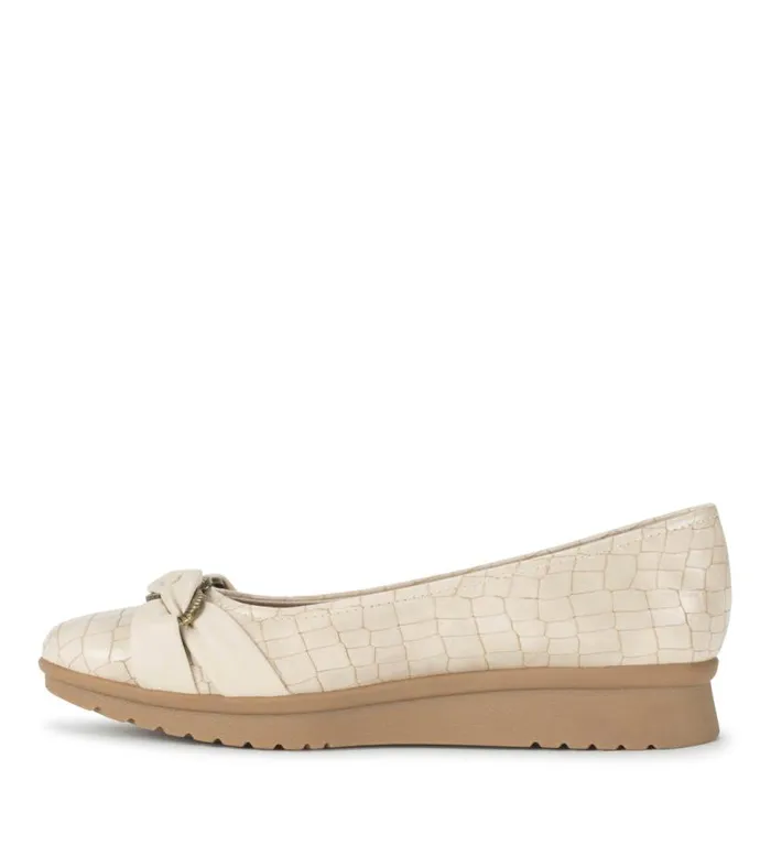 Women Baretraps Flats and Loafers Aurora Flat Milkyway Women Baretraps Flats and Loafers Aurora Flat Milkyway