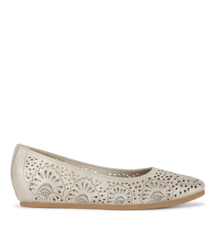 Women Baretraps Flats and Loafers Chika Casual Flat Champagne Women Baretraps Flats and Loafers Chika Casual Flat Champagne