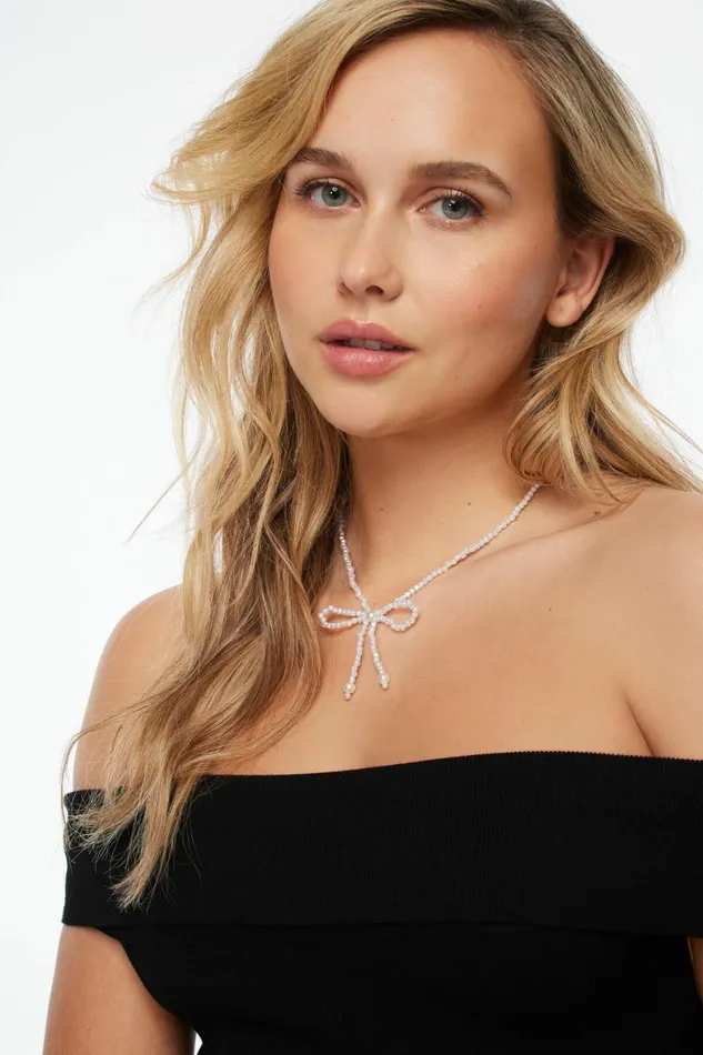 Women Dynamite Necklaces Beaded Pearl Bow Necklace White