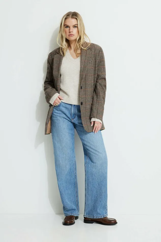 Women Dynamite Tops Heavenlyarn VNeck Sweater Beige