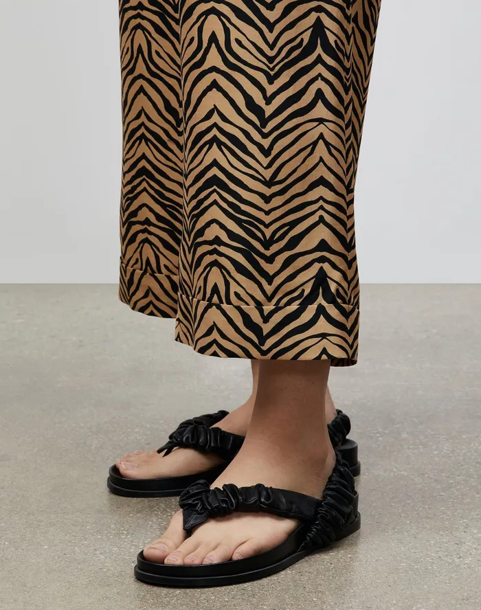Women Lafayette 148 New York Pants and Shorts Riverside Cropped Pant In Mini Zevron Print Shantung Honeynut Multi