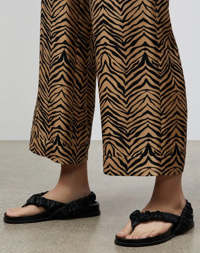 Women Lafayette 148 New York Pants and Shorts Riverside Cropped Pant In Mini Zevron Print Shantung Honeynut Multi