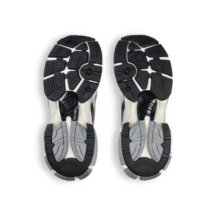 Women Trainers Balenciaga Runner Trainers In Grey